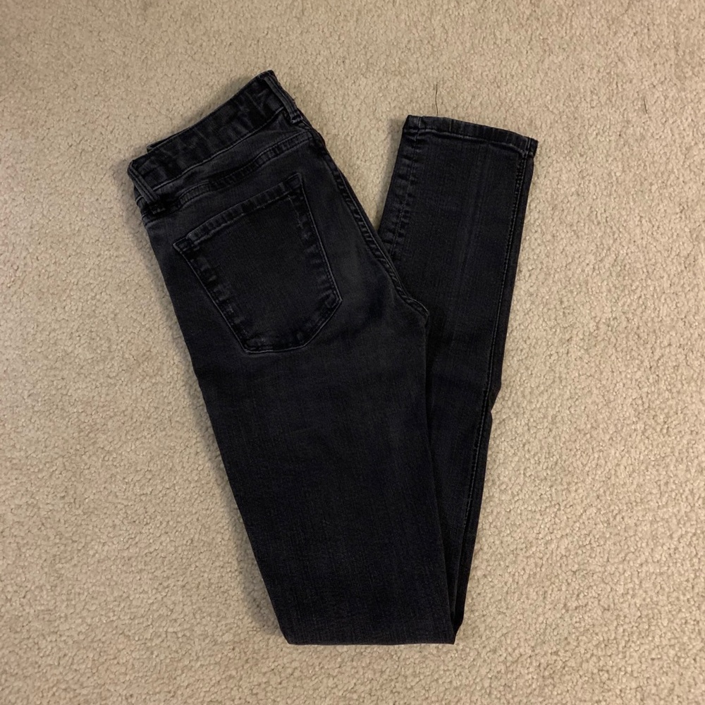 Zara Distressed Denim - Picture 2 of 6